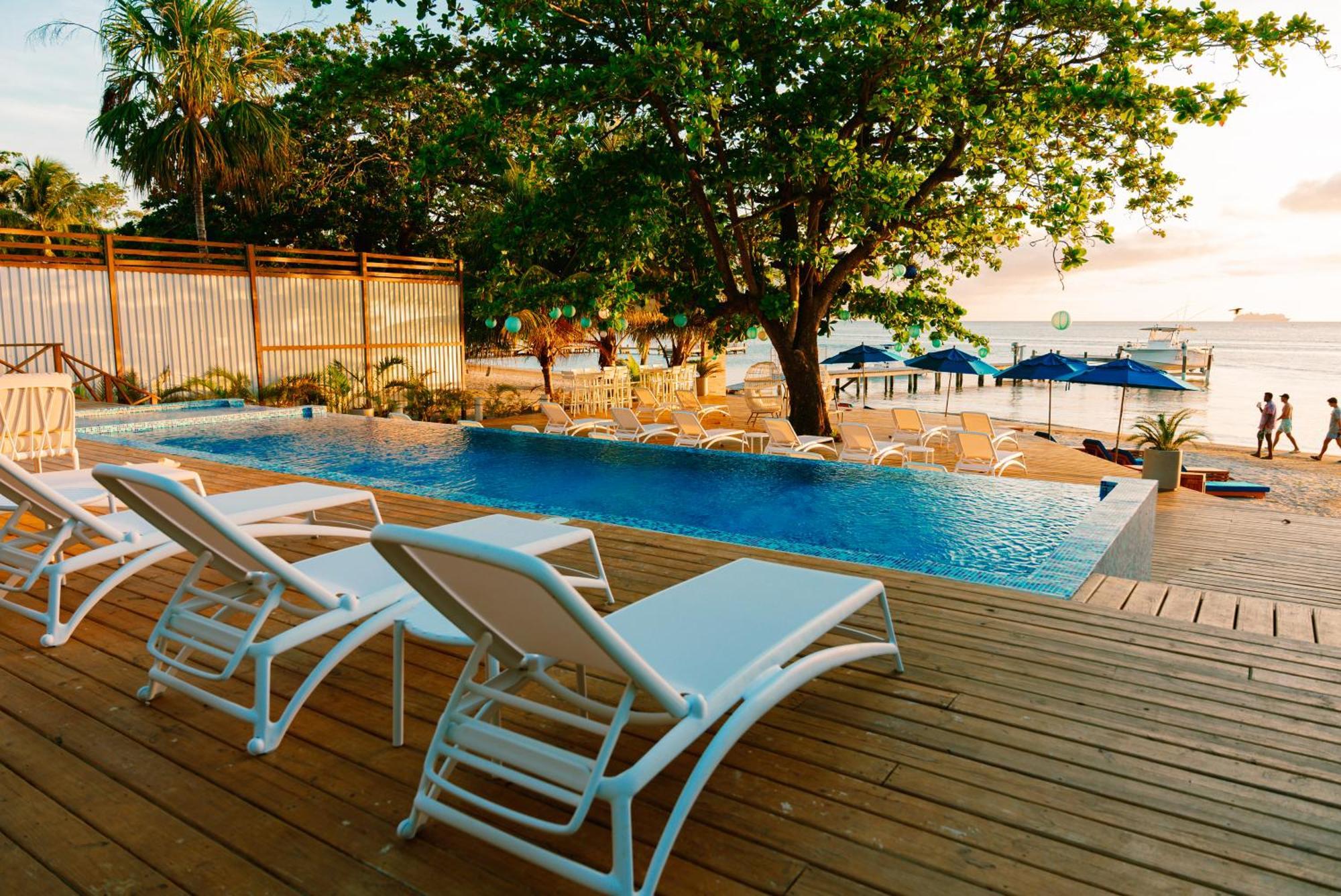 Blue Roatan Resort ウェスト・ベイ エクステリア 写真